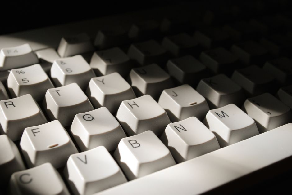 RAEinforma's tweet photo. ⌨️ El Corpus del Español del Siglo XXI (CORPES) supera los 455 millones de formas en su nueva actualización.

Ya se encuentra disponible la versión 1.5 de esta herramienta, que cuenta con fuentes procedentes de textos escritos y de transcripciones orales: https://t.co/41ZSOJwZt3. https://t.co/SkOvbfyLZ5