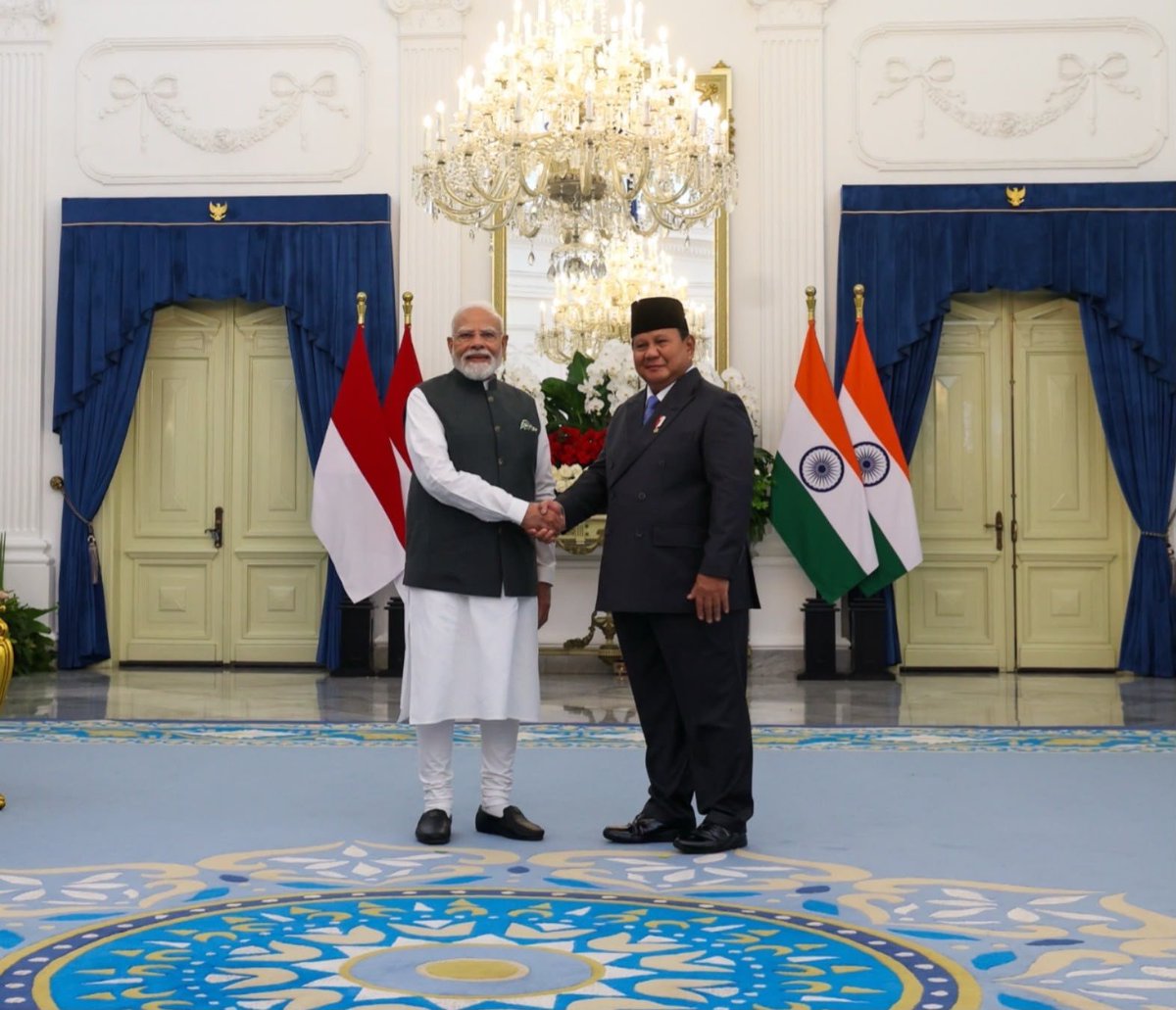 narendramodi's tweet photo. Melihat ke depan, kami sepakat bahwa kedua bangsa kita harus bekerja sama secara erat di berbagai bidang seperti antariksa, telekomunikasi, kecerdasan buatan, Infrastruktur Publik Digital, serta teknologi digital terbarukan lainnya. https://t.co/r7DXJQxnBw