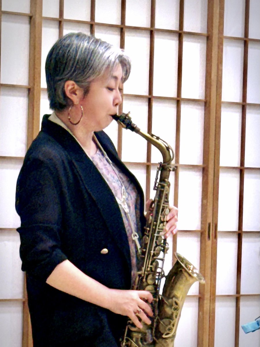 mihonova's tweet photo. 7/7(火)七夕🎋の本日は埼玉県岩槻区の老人福祉施設まきば園にてコンサートでした！🎷🎹出演者：あさばみほ(p&amp;vo)南雲麻美(as)施設からお出し頂いたランチメニューが七夕メニューでした！今日も昭和歌謡曲や古いジャズの曲を演奏したり皆さんと歌ったり手拍子して頂いてコンサートが盛り上がりました！ https://t.co/KQBEsnLuwN