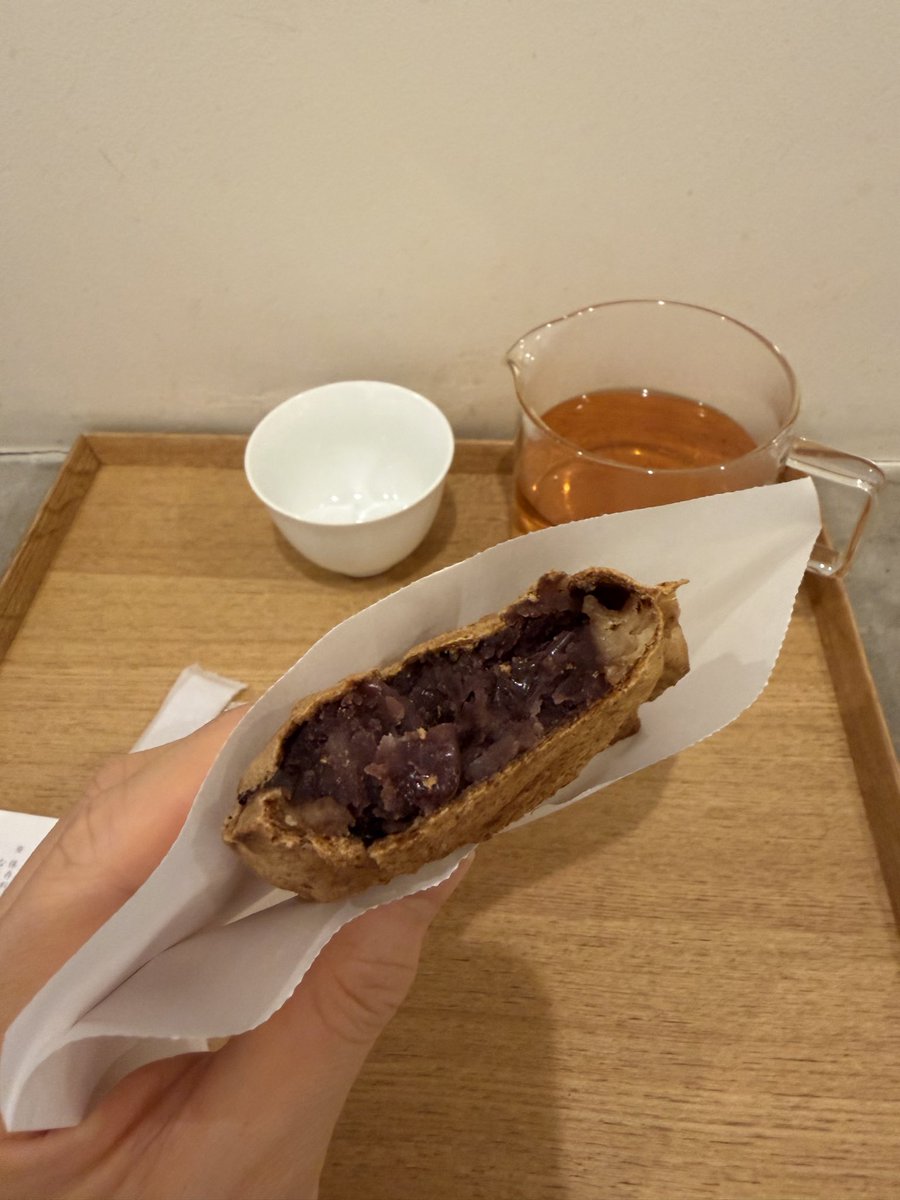 526saori's tweet photo. ここまで皮が薄いたい焼きは初めて出会いました🐡 https://t.co/efOO0qrXk8
