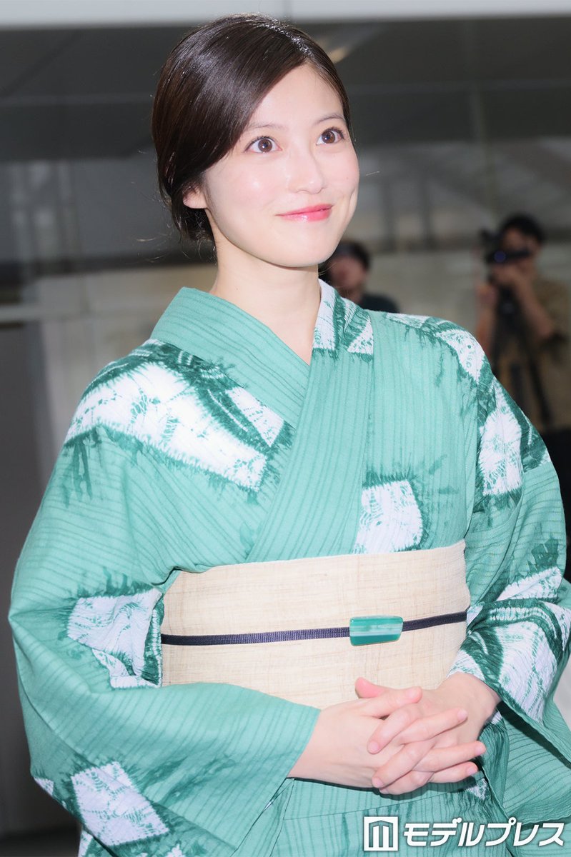 modelpress's tweet photo. 今田美桜、共演者から座長ぶりに絶賛の声
「もうみんな好きになるわ✨️」

夏らしい浴衣姿で登場🎐
https://t.co/4YQ36oS7py

📺️ドラマ「クロスロード ～救命救急の約束～」初回当日記者会見 https://t.co/shcDd8D8Ui
