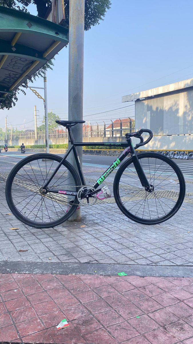 Void136's tweet photo. #fnfjb WTS Frameset
Bianchi Pista Sei giorni
inc bb,hs,sc
Price? dm https://t.co/kve02RfZvs