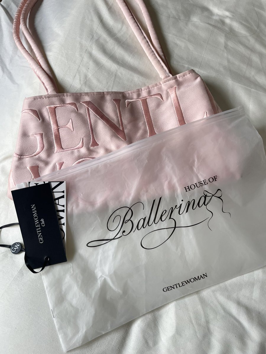 rapinnes's tweet photo. ส่งต่อ กระเป๋า gentlewoman ballerina bag สีชมพู

     🐰 : 780 ฿ รวมส่งค่ะ 

    มีรอยเปื้อนเล็กน้อย ซักออกแน่นอนค่ะ ใช้งานไม่กี่ครั้ง มีถุงใส่ มีป้ายค่ะ

#ส่งต่อกระเป๋า #ส่งต่อgentle #ส่งต่อกระเป๋ามือสอง #gentlewomenstore 
#ส่งต่อgentlewomen https://t.co/F2TvulS0x4