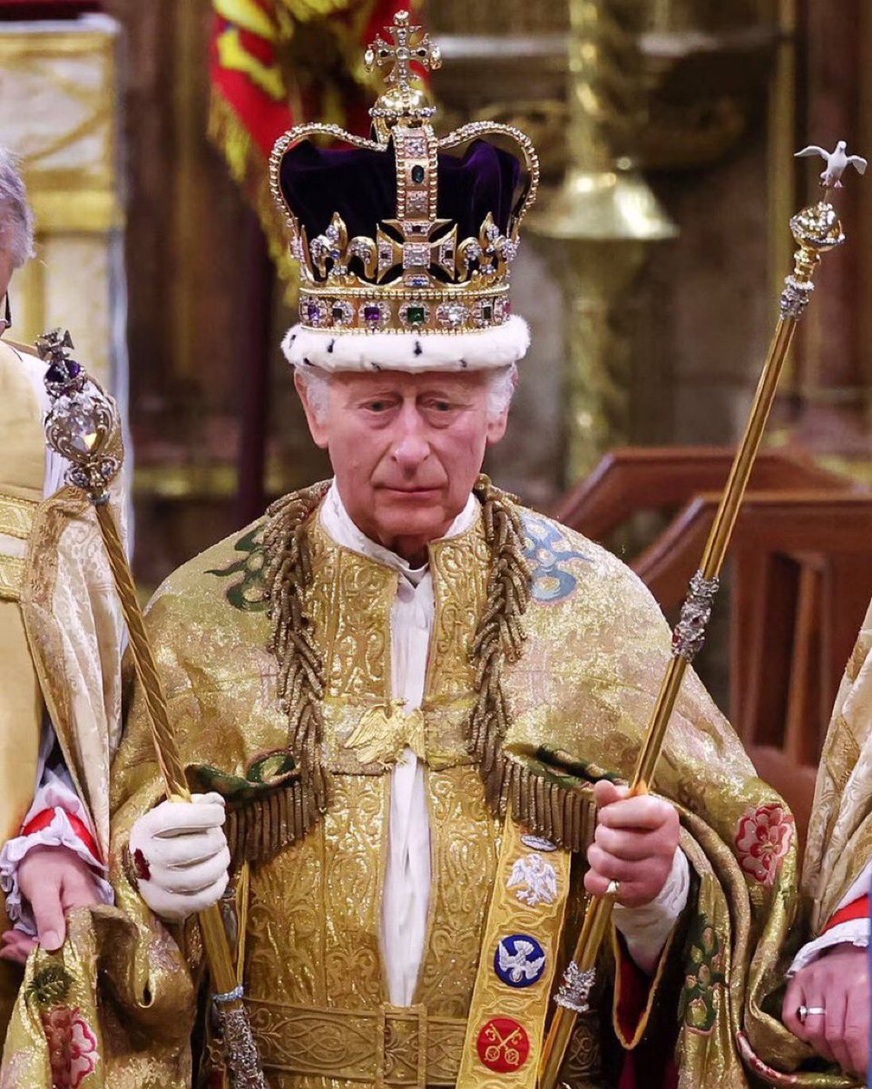 GlamBecks21's tweet photo. What are your thoughts on King Charles III? 👑🇬🇧

A) I support him 👍

B) I don't support him 👎

C) Neutral / No strong opinion 🤔 https://t.co/09ch7qVmkX