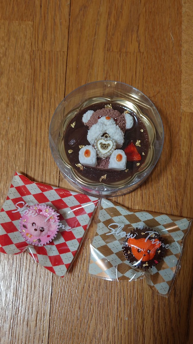 makitty0423's tweet photo. ライブ販売でげとしたプリマトルテさんの
くまちゃん🧸マグネット届いたぁ💕
チョコ🍫の箱にいれたら激かゎゆ💕 https://t.co/2YFzrzQWDh