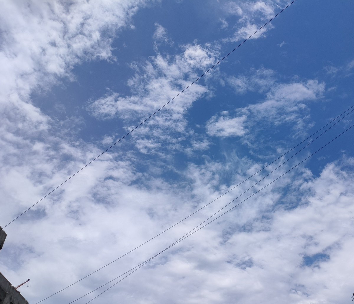 krishnaeyee's tweet photo. The sky is skying today https://t.co/FQ0QphubNc