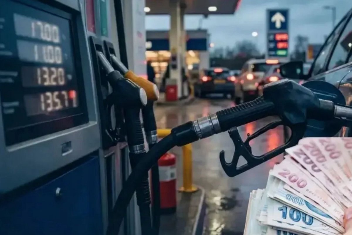 Bursayerell's tweet photo. Motorine 1.31 TL zam geldi.

Bu gece 76 kuruş daha zam bekleniyor.

Detaylar profilde. https://t.co/0gZf9Kiebz