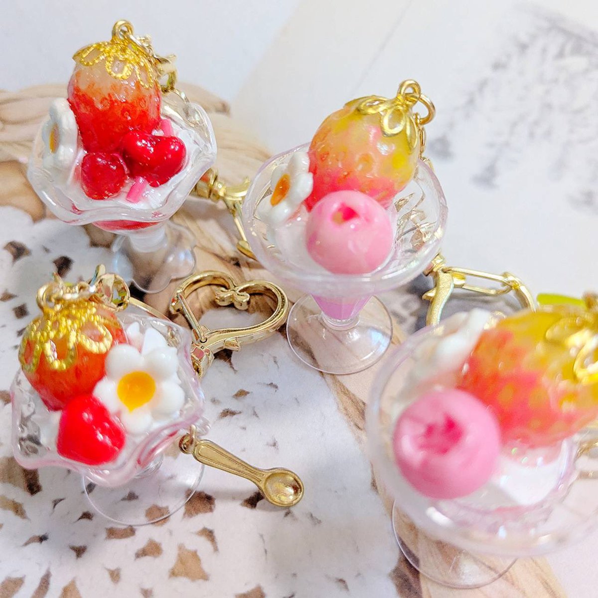 いちごパフェ♡デニムリメイクチャーム♡おまとめ 森ノ宮店 #カラコレ9🌈】 Sweetsな時間さん(@uutan4 ) フレッシュな