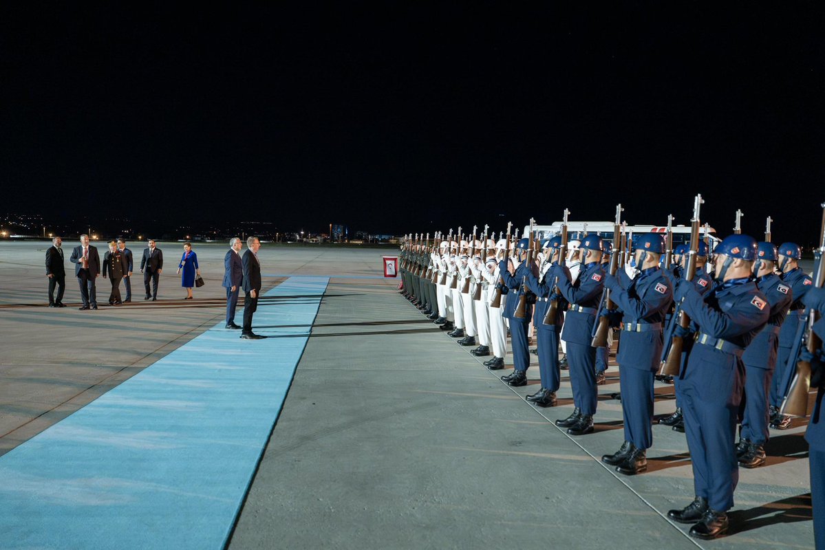 edgarsrinkevics's tweet photo. Šorīt trijos no rīta ielidojām Ankaras lidostā, šodien un rīt NATO samits. Latvijai būtiski, lai Alianse saglabā vienotību par 5.panta (kolektīvā aizsardzība) izpratni, vienojas par spēju attīstību un tālāku atbalstu Ukrainai. https://t.co/4myyZFkyW4