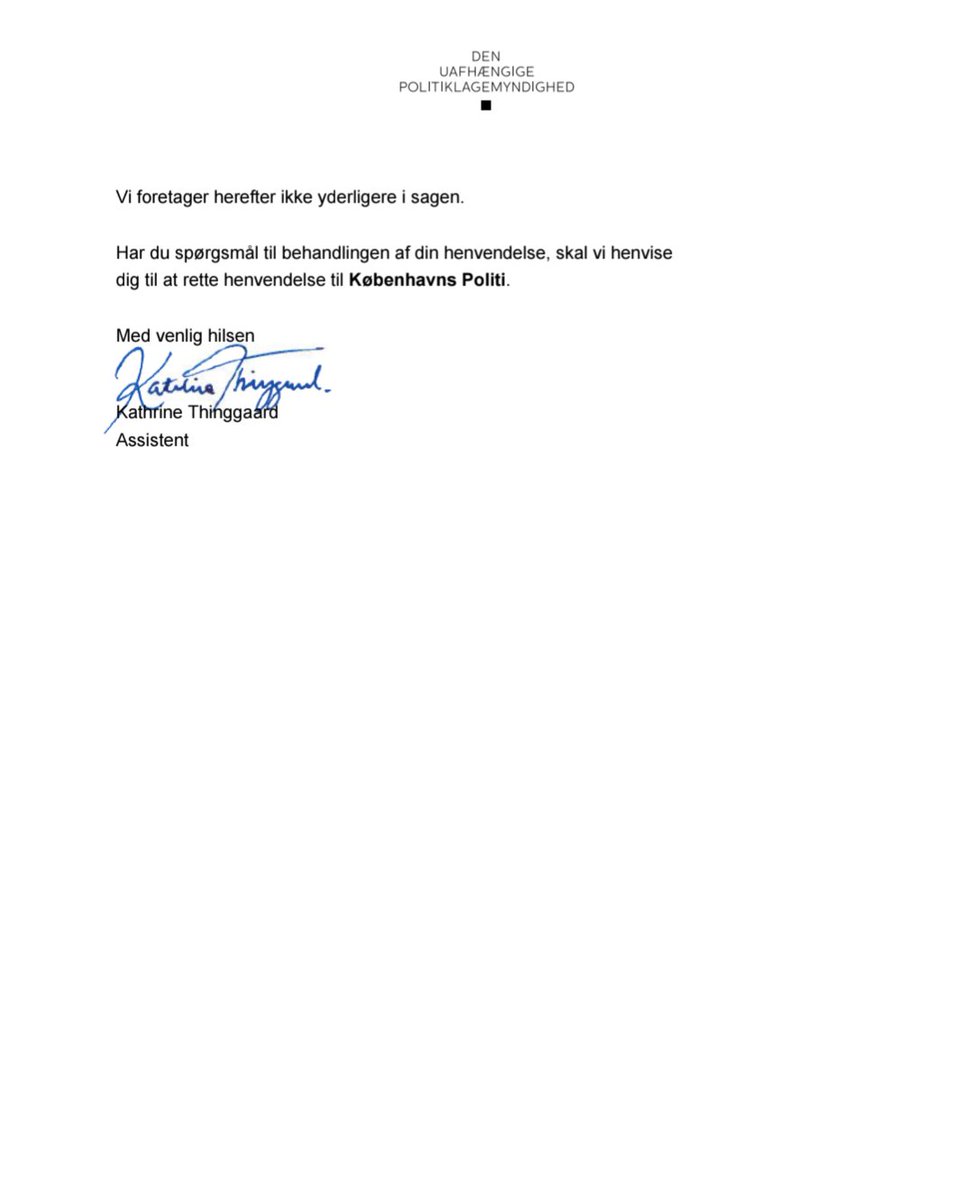 LarsAnders1620's tweet photo. Min advokat og jeg klagede til Den Uafhængige Politiklagemyndighed over, at Københavns Politi tilsyneladende ikke har lyst til at forelægge deres ransagning og beslaglæggelse for domstolene - noget der i forhold til husundersøgelse er reguleret i Grundlovens §72.

Men den slags trivialiteter er ikke noget for de gæve folk i DUPen. De mener at klagen skal behandles af Københavns Politi selv - altså den organisation der (tilsyneladende) brød loven.

Det svarer til, at jeg slog dig ned, og du anmeldte volden til politiet - for så at få at vide af politiet, at det ikke er noget for dem, og at de har oversendt anmeldelsen til videre behandling af yours truly.

Det er fandme absurd. 😄