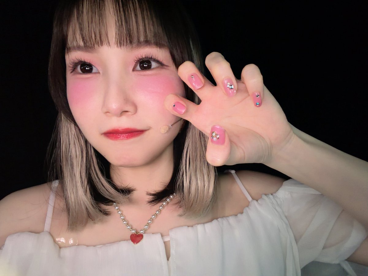 ma_akane1014's tweet photo. 私服衣装〜✨
このお洋服、イヴちゃんのノーマルカードのやつだよね！？再現度がすごくてびっくりしましたー！

改良を重ねた結果、可愛くて動きやすくて最強になった、、ほんとうにありがとうございました😭😭
(あかね)
#デレミュオブザデッド_観劇レポート https://t.co/Jm80uY8EL5