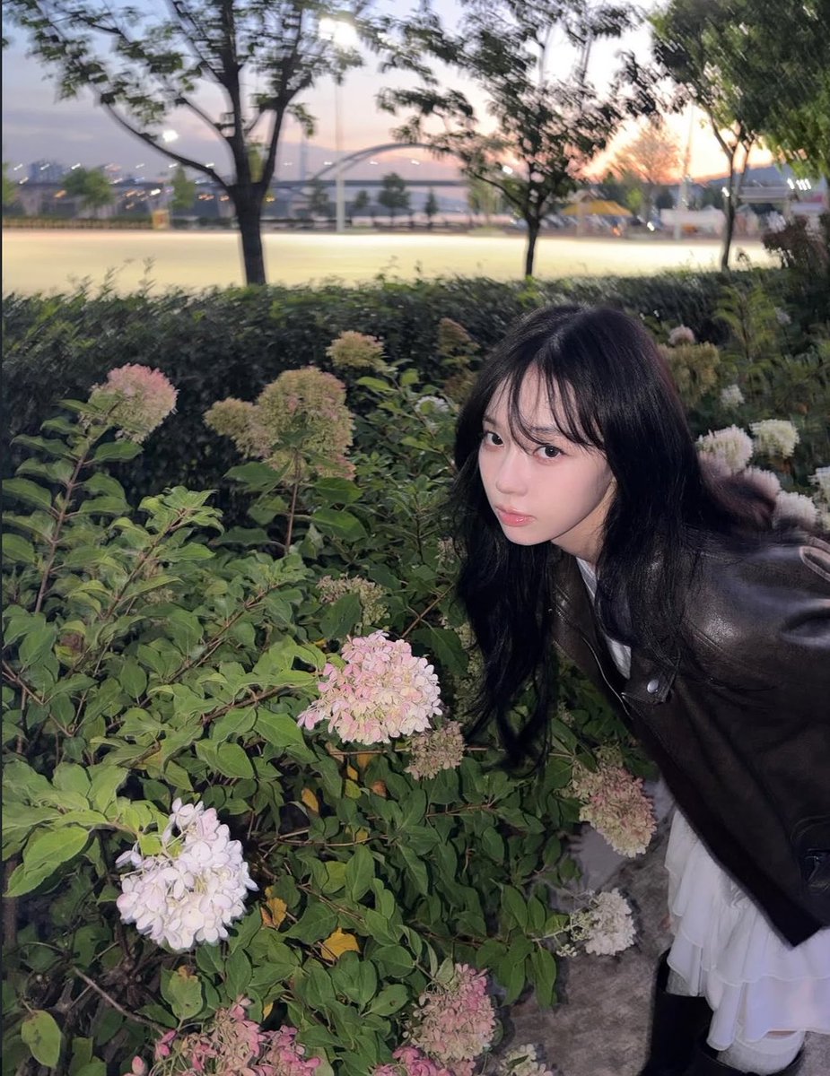 joyminjeong's tweet photo. i love these types of girlfriend pics https://t.co/q4wLJlRqYx