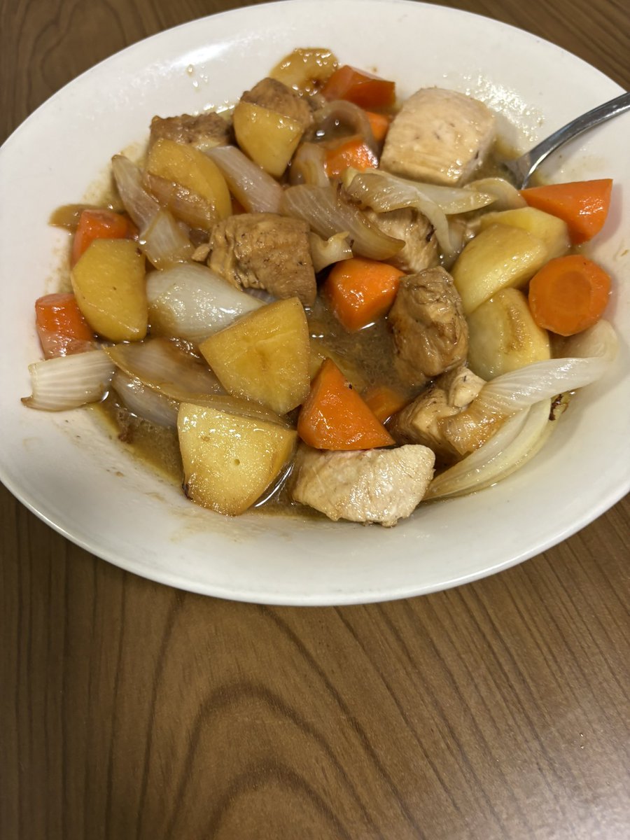 gpmjgp's tweet photo. 今日はきんぴらごぼうと肉じゃがです https://t.co/71HWRO0R3s