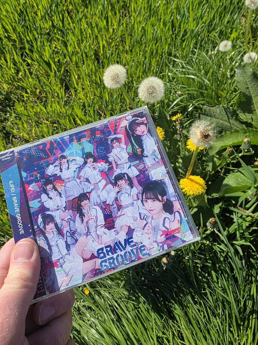 Nikora_4's tweet photo. スイスにある自宅に、注文していたiLiFEのCD が届きました！本当に嬉しいです(≧◡≦)

今のiLiFEは最高です。iLiFEが大好きです！

日本に行って応援することはできませんが、 iLiFEの音楽は国境を越えて、ここスイスにいる 私の心の中で響き渡っています！！🇨🇭💙❤️🤍💚💛🩵🩷💜🧡 https://t.co/3kXtddDWBe
