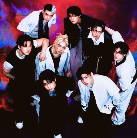 AboutMusicYT's tweet photo. Stray Kids were listed among the early frontrunners for the Grammys Best Asian Pop Music Performance, according to Gold Derby:

"One of the biggest names of kpop in the Americas is Stray Kids. The band's Do It is one of the few songs eligible that charted on the Hot 100, and as such, could easily be in play for a nomination here. Stray Kids is also one of the few K-pop acts to top the Billboard 200 multiple times, recently doing so with their latest album, Karma."