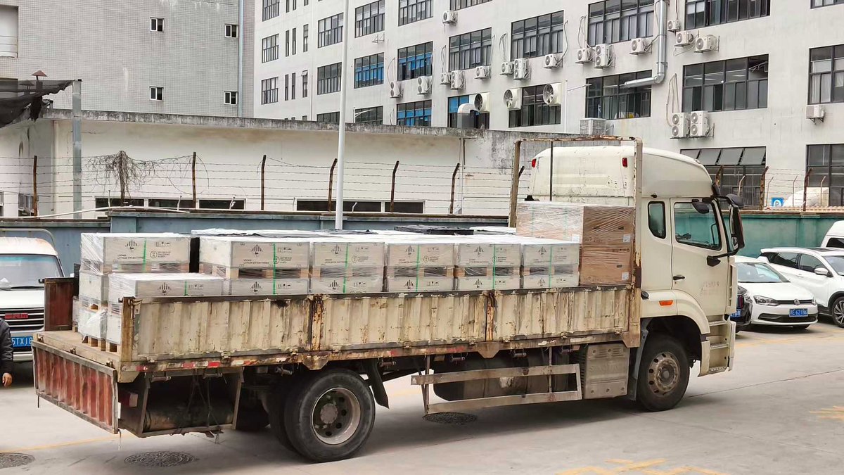 Kevolt_Solar_'s tweet photo. 🚚 Fresh shipment bound for France 
KEVOLT storage batteries on the move
Reliable power backup for every solar project ⚡
#FranceSolar #EnergyStorage #BatteryShipment #KEVOLT #SolarPowerEurope https://t.co/UJCnp5kSbr