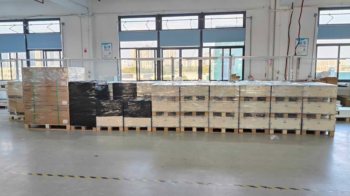 Kevolt_Solar_'s tweet photo. 🚚 Fresh shipment bound for France 
KEVOLT storage batteries on the move
Reliable power backup for every solar project ⚡
#FranceSolar #EnergyStorage #BatteryShipment #KEVOLT #SolarPowerEurope https://t.co/UJCnp5kSbr