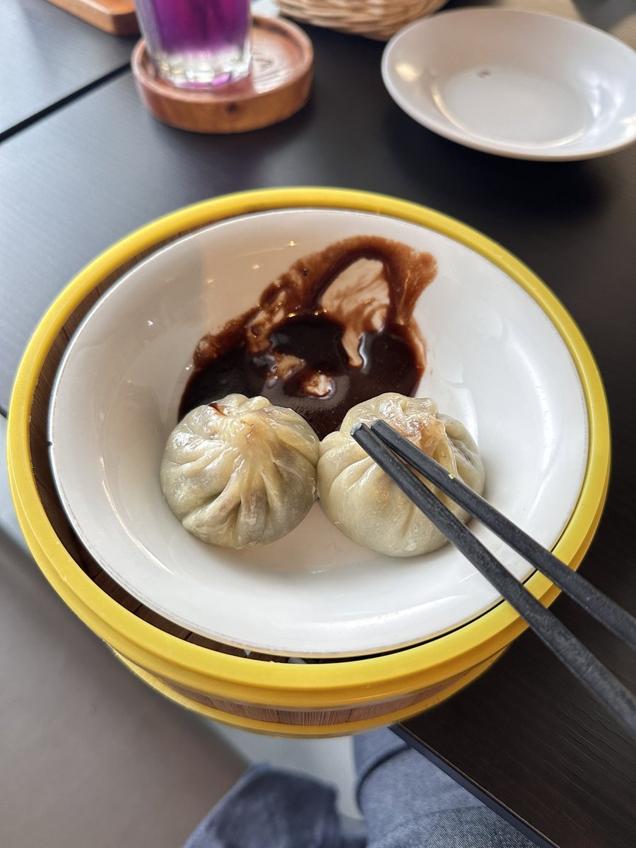 fleuvrrre's tweet photo. xiao long bao coklat kongko kopitiam 🤌🏻🧎🏻‍♀️🤎 https://t.co/xFdkIR8XBg