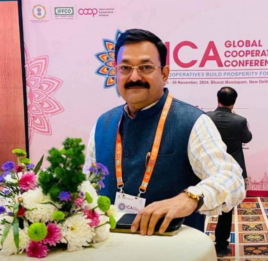 HARIPRAKASVRMA's tweet photo. जिला सहकारी बैंक के चेयरमैन आदरणीय भाई साहब श्री @DpsRathoreBjp जी को जन्मदिन की बहुत बहुत बधाई एवं हार्दिक शुभकामनाएं। https://t.co/Ejahsx2qSh