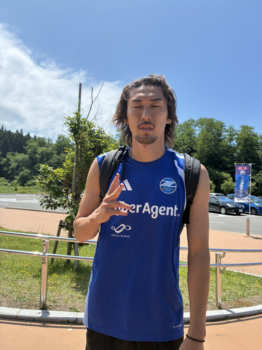 sisigomi's tweet photo. 元コンサ組以外の町田ゼルビアの選手も写真撮らせて頂きました🙇話題の菊地ダビド流帆選手、エリキ選手、増山選手、デューク選手 https://t.co/OlLfQJLxLp