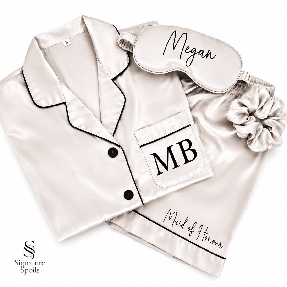 Signaturespoils's tweet photo. Silky comfort, beautifully personalised ✨
Create unforgettable moments with our custom satin pajama sets, complete with a matching sleep mask, scrunchie, and personalized details. Perfect for brides, bridesmaids, birthdays, and special occasions.

#SignatureSpoils #Luxurygifts https://t.co/MMIUKbih0p