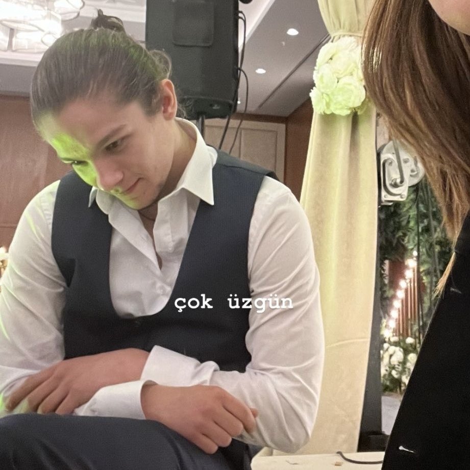 nocontextdcs's tweet photo. her molamda dinlenme odasinda benim haller https://t.co/vwETHNxIGG