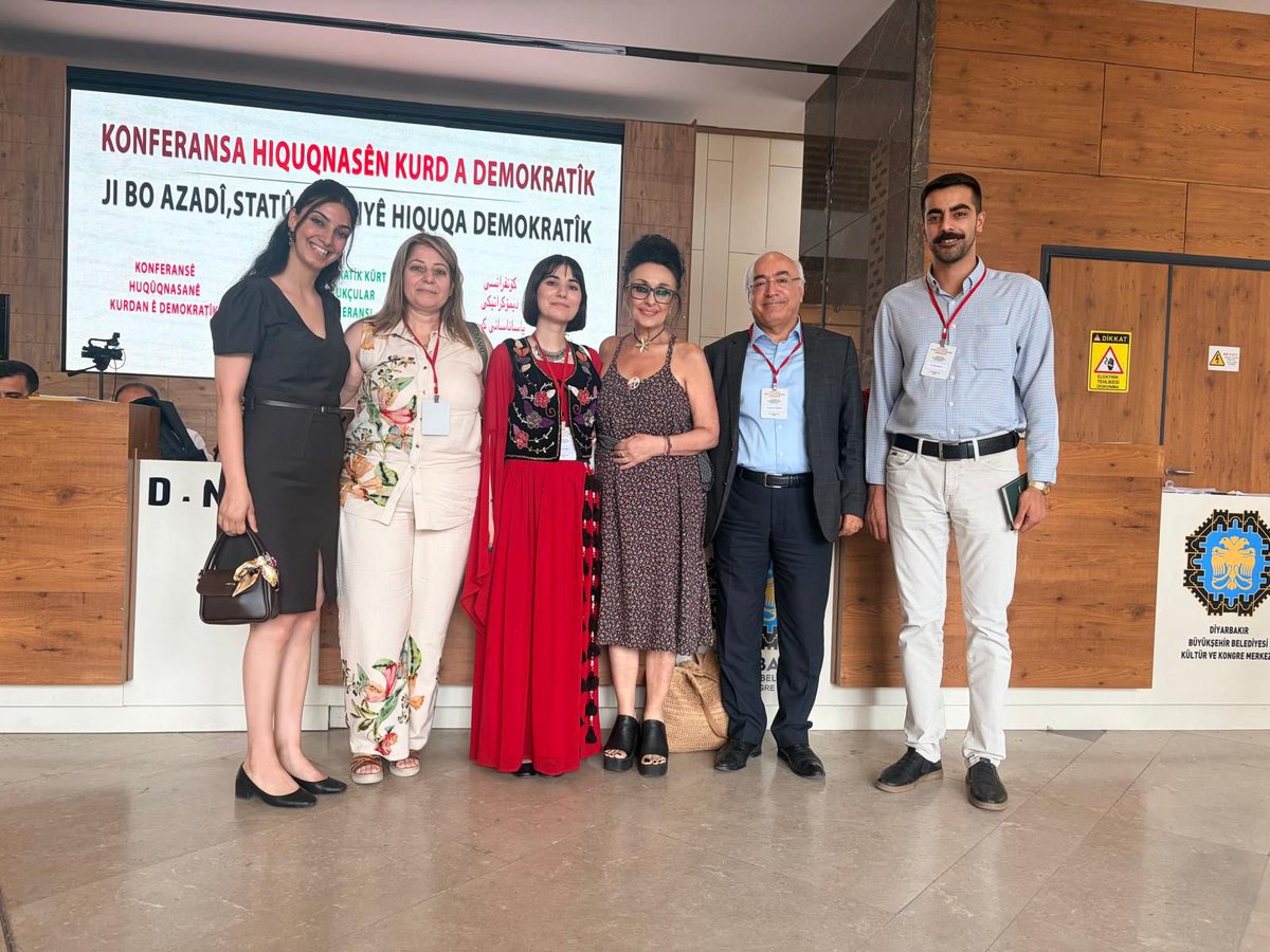 IhdAgr's tweet photo. Diyarbakır’da düzenlenen Demokratik Kürt Hukukçular Konferansı’nda yer aldık. Hukukun üstünlüğü, insan hakları ve demokratik değerler eksenindeki ortak mücadeleyi güçlendiren bu buluşmayı kıymetli buluyor, emeği geçenlere teşekkür ediyoruz. https://t.co/R5qtSVZBRg