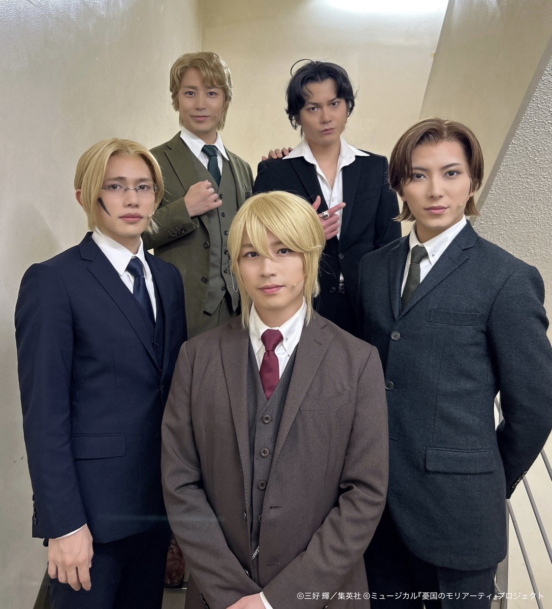 mu_moriarty's tweet photo. #モリミュ 緋色の研究 Reprise
7/7(火)14:00公演が終演🌹
ご来場誠にありがとうございました🙌

明日7/8(水)は、音楽・ただすけ氏による演奏でお届けします🎹
13:00〖Op.〗公演
18:00〖Rep〗公演

当日券をご用意してお待ちしております！

📝公演アンケート
https://t.co/u2QDZMxHYf
🎟️当日引換券╏各公演前日22時まで
https://t.co/yC5qVutADg
📽️ライブ配信
├ 7/12(日)〖Op.〗
└ 7/19(日)〖Reprise〗
https://t.co/Y7a49VhrZs
📀Blu-ray/DVD予約
https://t.co/7qUX3e1kwi