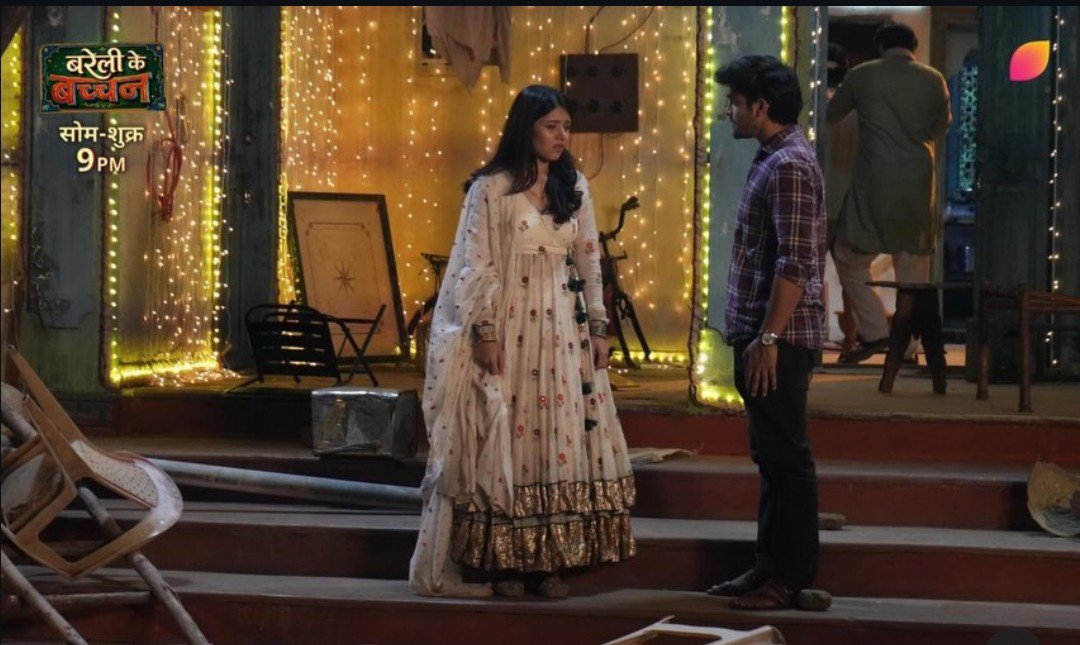avnix05's tweet photo. Omg give me the episode I'm so excited to see her with them πππ€π»β€οΈ
#BareillyKeBacchan #KrishSa https://t.co/HKIORBIApQ