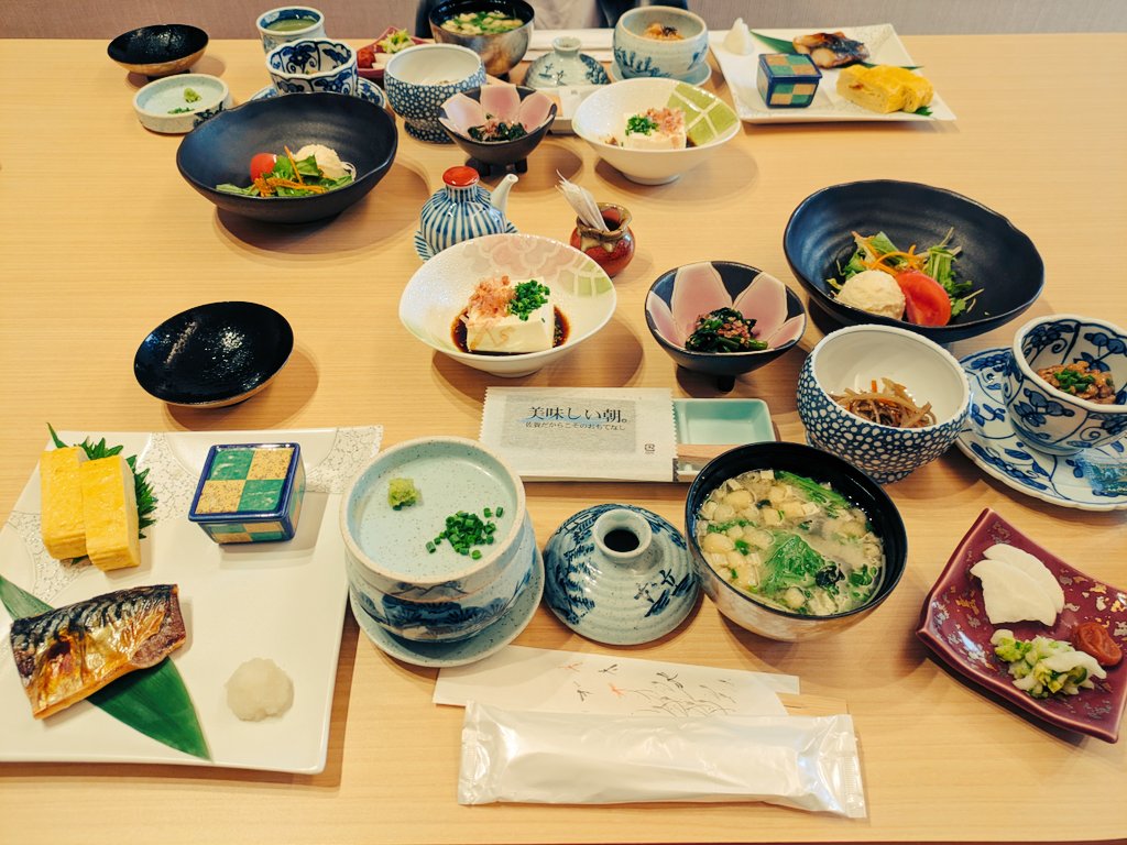 85wszy's tweet photo. 佐賀のお宿。先月、雨の中、ゆったりまったり古湯を楽しんできました。けぶる雨も、雨音も、趣深し。 https://t.co/Xvn3wrwx2s