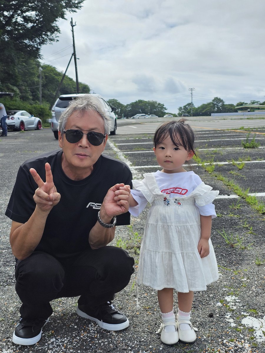 hiro_re13b's tweet photo. FEEDロータリーミーティングお疲れさまでした
家族参加で娘も社長と👀📷✨
また景品もたくさん頂きありがとうございました！ https://t.co/wSUEG1eFeP