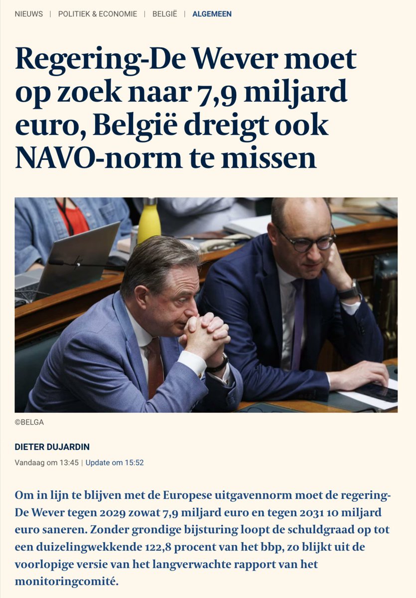 SwolfsAnthony's tweet photo. 10 miljard zoeken zonder één nieuwe belasting. Het kan. Hear me out:

1) Activeer de 300 miljard op onze spaarboekjes. Voer het Zweedse model in: één beleggingsrekening met een jaarlijkse vlaktaks van rond de 1 procent. Stabiele inkomsten voor de staat, vers kapitaal voor onze bedrijven. En de ideeën liggen er al: Voka stelde de groeirekening voor, Jan Jambon laat ze doorrekenen en Vincent Van Quickenborne pleit voor een Einstein-rekening waarmee je vanaf de geboorte belegt. Het ligt klaar. Nu nog doen.

2) Vervang de fiscale wirwar door één kader. Beurstaks, effectentaks, reynderstaks, meerwaardebelasting: vier taksen op hetzelfde vermogen. En kijk naar de geschiedenis. In 1990 hadden twaalf OESO-landen een vermogensbelasting. Vandaag nog vier. Zweden, Duitsland en Denemarken schaften ze af: te complex, te weinig opbrengst, te veel kapitaalvlucht. Frankrijk schrapte de zijne in 2018, nadat ze volgens fiscaal econoom Éric Pichet ruim 100 miljard aan kapitaal het land uit joeg. Noorwegen zag recent 54 miljard vertrekken. (En onze noorderburen, die net een nieuwe box 3-belasting uitwerken, nemen hier beter ook een voorbeeld aan.) Kapitaal dat blijft, brengt meer op dan kapitaal dat vlucht.

3) Geef elke Belg een eigen pensioenpot. Pensioenen zijn met 60 miljard onze grootste uitgavenpost, en de piek moet nog komen. Ons wettelijk pensioen is een doorgeefsysteem: wat vandaag binnenkomt, gaat er meteen weer uit. Er staat geen spaarpot achter. Nederland en Denemarken bouwden wél echte pensioenfondsen op, en die behoren nu tot de grootste ter wereld. Geef elke werkende Belg zo'n eigen belegde pot naast zijn wettelijk pensioen.

4) Pak langdurige ziekte aan. 585.000 langdurig zieken, tot 12 miljard per jaar aan uitkeringen. Meer dan dubbel de kost van werkloosheid. Wie echt ziek is, verdient alle bescherming. Maar een systeem dat afstevent op 682.000 zieken tegen 2030 schrijft mensen af in plaats van ze te helpen. Activering vanaf maand één, voor werkgever, arts en werknemer.

5) Koppel migratie aan werk. De werkzaamheidsgraad van mensen geboren buiten de EU is bij ons 50,6 procent. Het laagste cijfer van heel Europa. Eén op de drie zoekt zelfs niet naar werk. Activering vanaf dag één en rechten die je opbouwt door bij te dragen. De beste integratie is een job.

Geen van deze vijf is een nieuwe belasting. Alle vijf brengen geld op. En alle vijf vertrekken vanuit hetzelfde idee: vertrouw mensen, activeer wat stilstaat en beloon wie bijdraagt.

Dit land heeft alles wat het nodig heeft: 300 miljard aan spaargeld, talent in elke hoek, en ondernemers die staan te springen om te bouwen. Wat vandaag op tafel ligt in de Wetstraat is meer dan een rekenoefening. Het gaat over de vraag welk land we aan onze kinderen doorgeven.

De sterkste schouders willen best dragen. Zorg er gewoon voor dat ze hier blijven staan.