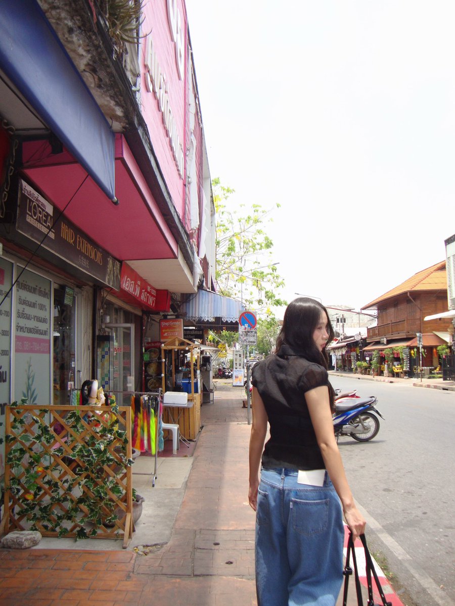 shomean_'s tweet photo. แนะนำแบรนด์ aimer (amr) รุ่น 90s baggy jeans เลยคับ ราคาสูงหน่อยแต่ใส่ได้ยาวๆเลย ผ้าดีมากกก คุ้มราคา ทรงสวย ใส่สบายใครสูง 170+ ขาไม่ลอยแน่นอนนน 🩵 https://t.co/LGNntUd6Wg