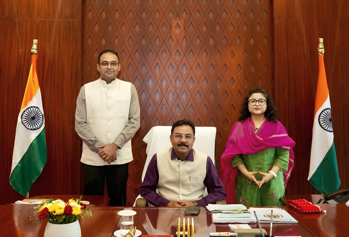 RanjeetkrDass's tweet photo. It was a pleasure to interact with two accomplished Indian Foreign Service officers, Ms. @varushi (IFS, 2010), Deputy High Commissioner of India to Nigeria, and Mr. @ifsnk (IFS, 2010), Deputy Chief of Mission at the Embassy of India, South Korea, https://t.co/x0xowSdXCs