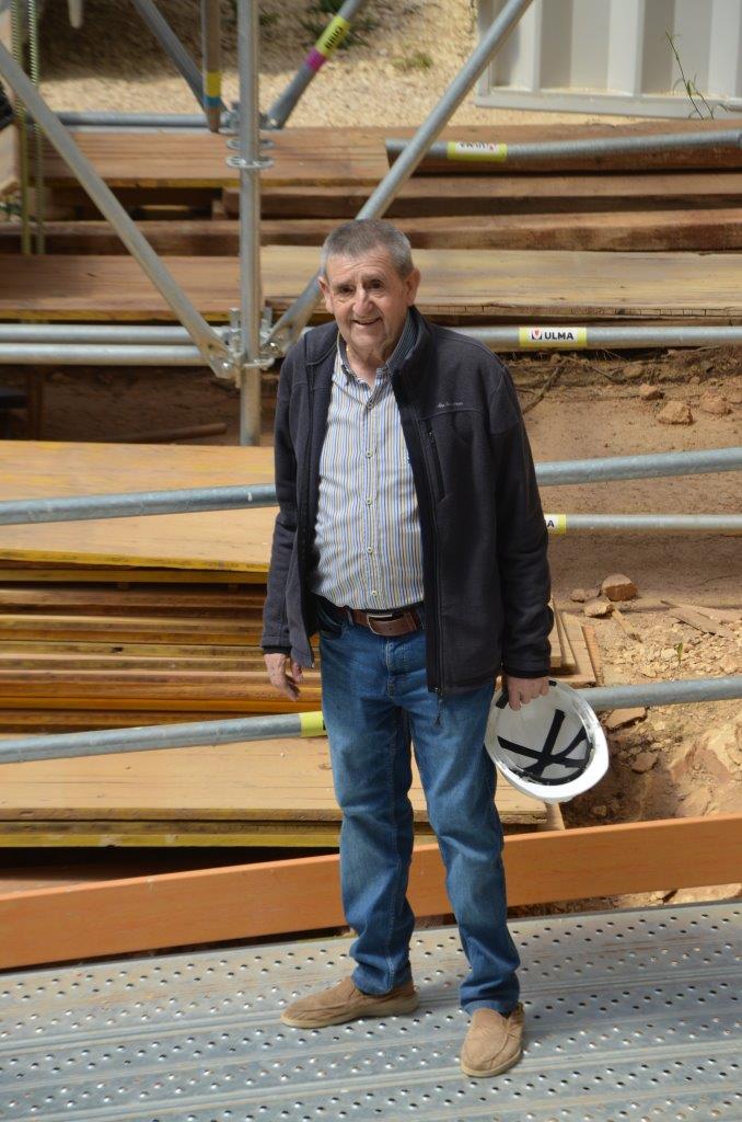 museoevolucion's tweet photo. El pasado domingo el Equipo de Investigación #Atapuerca rindió un homenaje a nuestro amigo J Antonio Palacios. Jimmy, vecino de Ibeas de Juarros, uno de los primeros guardas de nuestros yacimientos y un entusiasta defensor de ellos @JuanLuisArsuaga @Jmbdecastro @eudaldcarbonell https://t.co/BpiqlBwCJ7