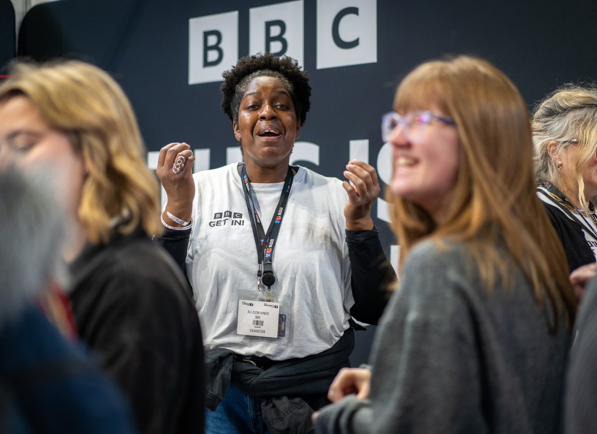 whatcareerlive's tweet photo. 🎓 Thinking about uni? The time to start planning might be earlier than you think.

Our guide breaks down the uni journey, making it easier to understand what to focus on, whether you're a student, parent or teacher. 

Read the article: https://t.co/wOHcDCdlOY https://t.co/ciOhPoSrK1
