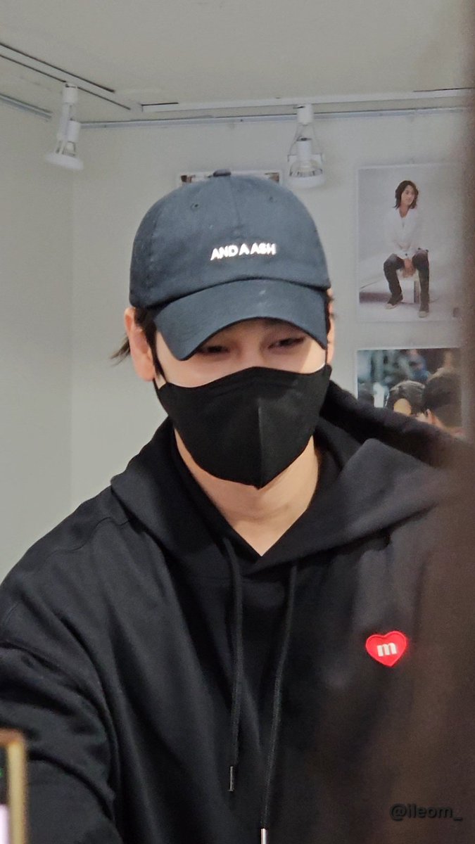 ileom_'s tweet photo. 지짜 너무 귀여워 어떻게 사람이 이러지 ㅠㅜㅜ 🥺🥺🥺 https://t.co/aQSvBgtDow