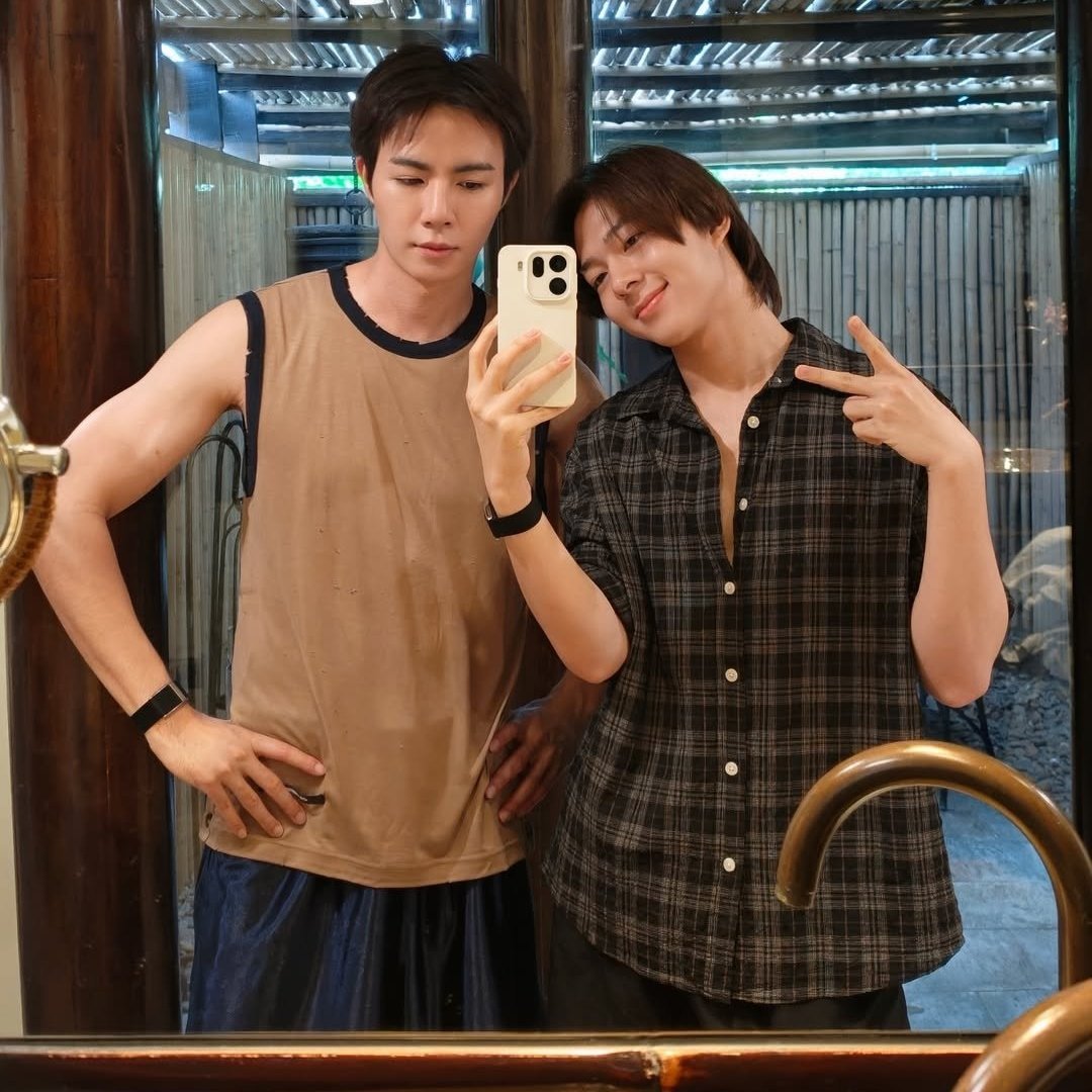 cwrfinsta's tweet photo. #boyfriends #heightdifference #wefuck https://t.co/uTgbtFunxW