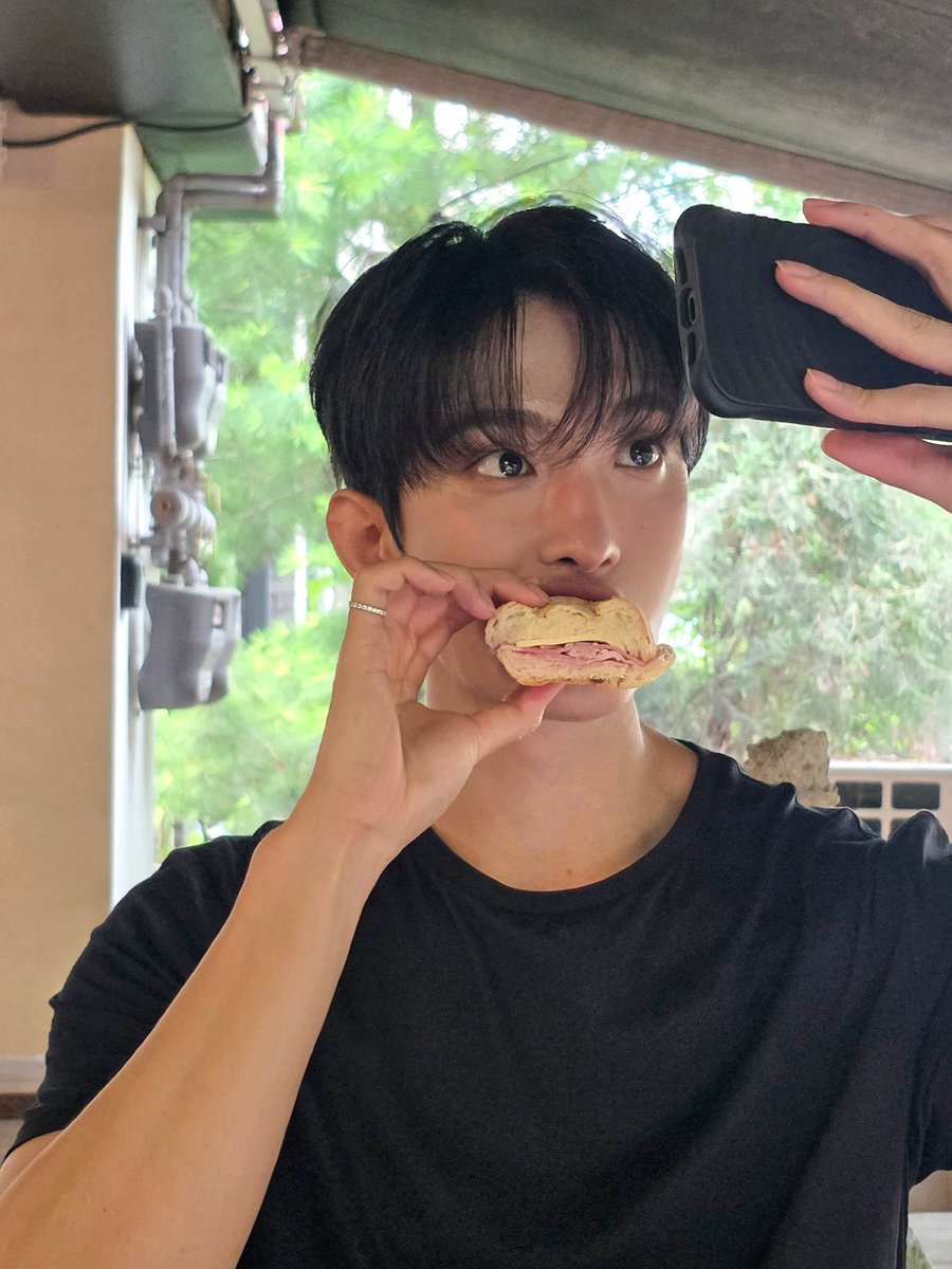 coupslovre's tweet photo. DK! 📸🍃🥹 https://t.co/g12DhAV7CK