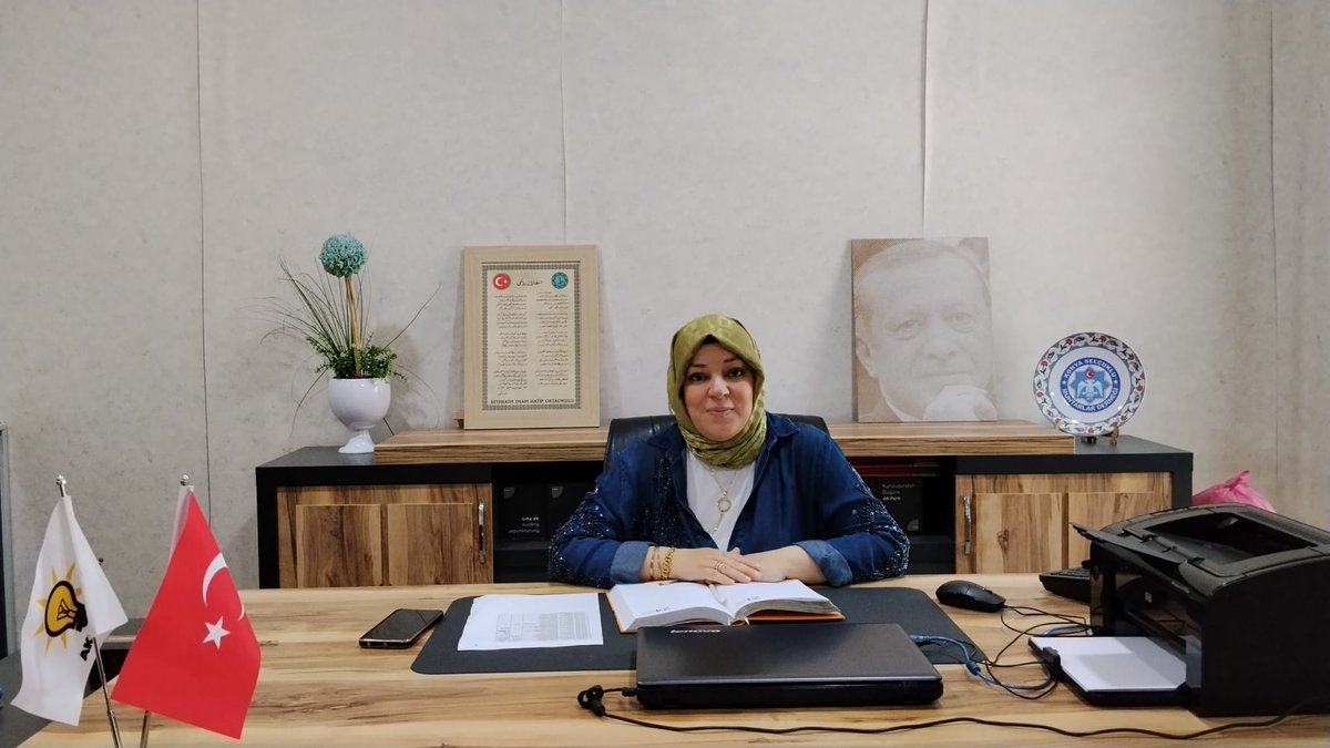 SelcukluKad's tweet photo. 📍 AK Parti Selçuklu İlçe Başkanlığı
🟠 Her gün aynı heyecanla nöbetteyiz…
bugünde Saliha Ülker nöbetçi 
Selçuklu Kadın Kolları olarak bugün de sizlerleyiz.
Görüş ve önerileriniz için kapımız her zaman açık 🤍
📞 0 (332) 237 86 05
nöbet saatimiz
11 ile 16 arası https://t.co/dlYrvVty5M