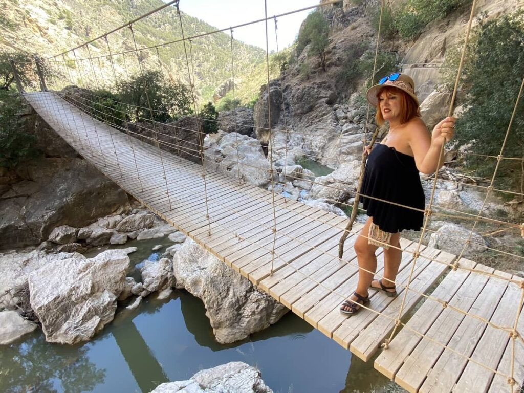 yendoporlavida's tweet photo. 11 rutas refrescantes para descubrir los paisajes de la provincia de Granada. https://t.co/JdZGO0jH0k https://t.co/XkU4atIJf6