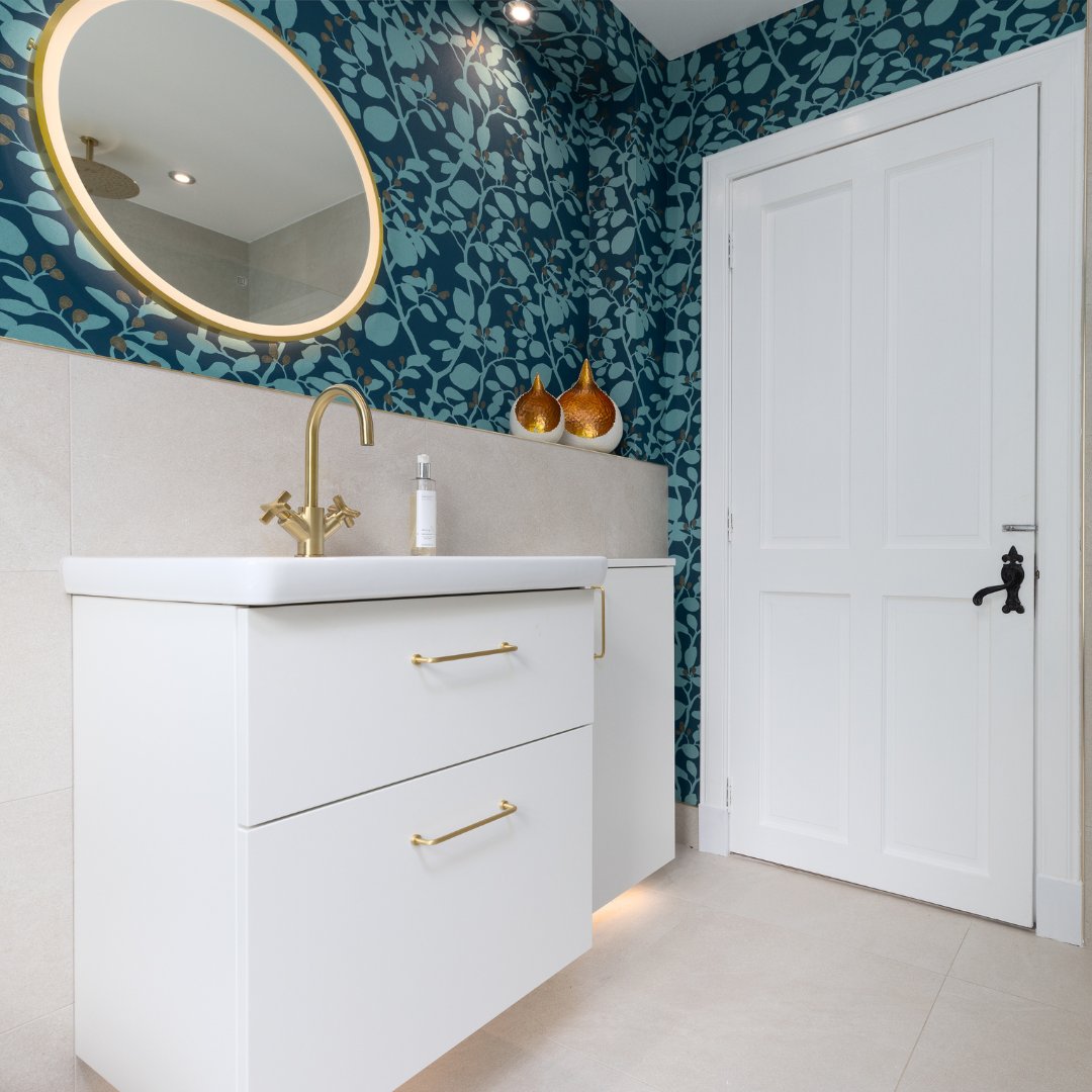 bathcoperth's tweet photo. Our team completed this beautiful bathroom renovation in Cupar, combining Harlequin wallpaper, a neutral colour scheme and brushed-brass fixtures to create an elegant and inviting bathroom.

Visit our award-winning showroom in Edinburgh and Perth for design ideas and inspiration. https://t.co/zWZ0BVF5AE