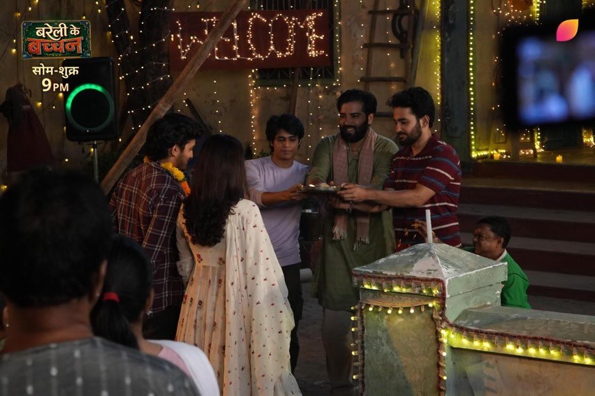 manmarziiyaan's tweet photo. im so seated for sangamkrishna's chaotic marriage life and her bond with the bachchans ππ€π»
#bareillykebacchan | #krishsa https://t.co/TDOdIuXl5S