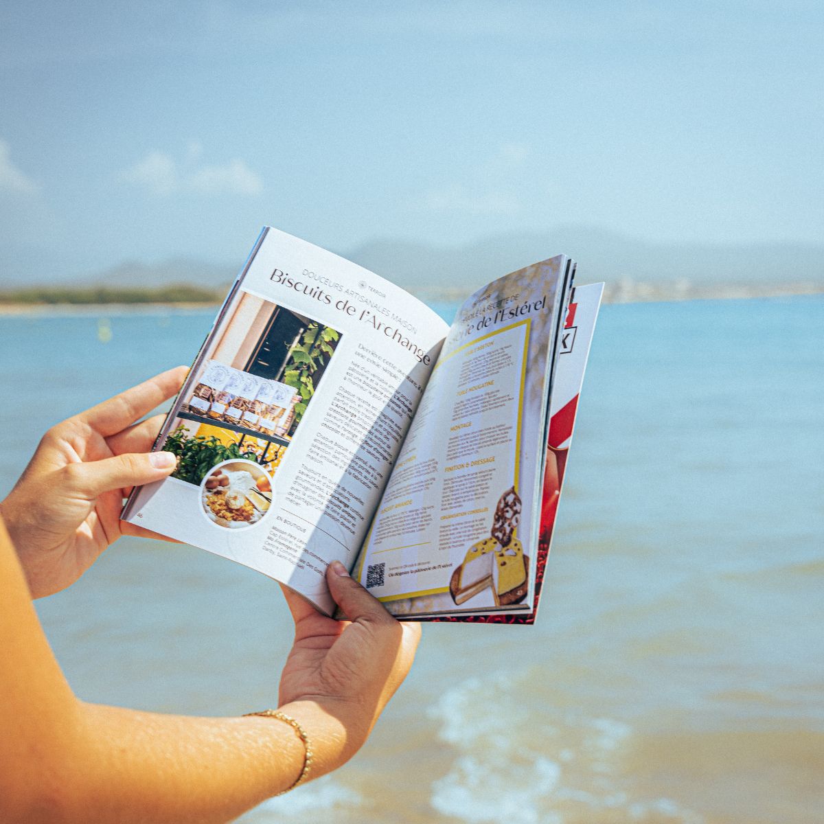 EsterelCoteAzur's tweet photo. Estérel Côte d’Azur Mag – Douceurs d’été est disponible !

Adresses locales, artisans, saveurs, loisirs et expériences estivales à découvrir à Fréjus, Saint-Raphaël, Puget-sur-Argens et Les Adrets-de-l’Estérel.

📍 Gratuit en Offices de tourisme
💻 https://t.co/zd7xfVNdEv https://t.co/zNayQEEA33