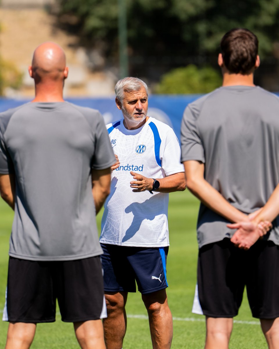 OM_Officiel's tweet photo. 𝐓𝐫𝐚𝐢𝐧𝐢𝐧𝐠 𝐃𝐚𝐲 ☀️🏃‍♂️ https://t.co/a5y4U1cSXF