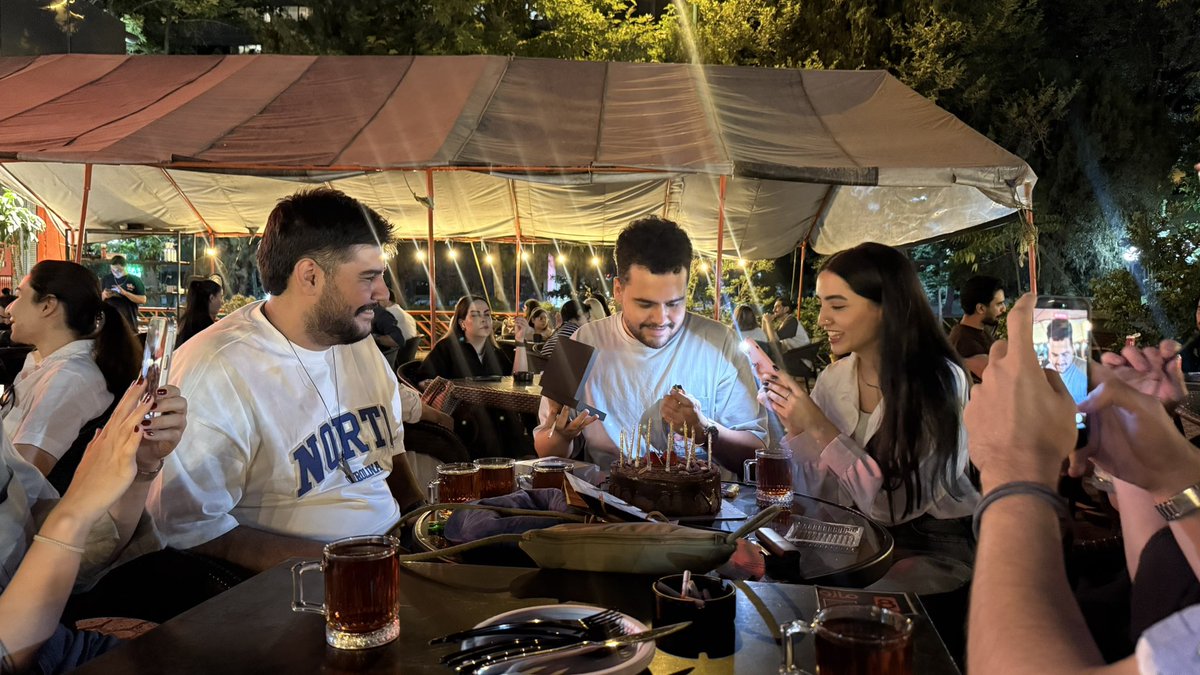 Heeva_kz's tweet photo. تولد خوش مزه و متولد خوش مزه تر🍕🌶️ https://t.co/4ZM6ocMbqd