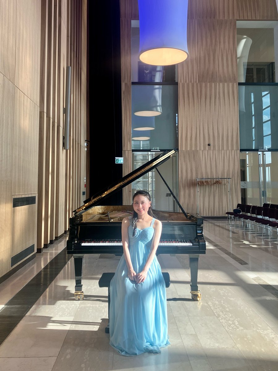 mayupf619's tweet photo. ハンガリー国立リスト・フェレンツ音楽大学での交換留学が終了しました🇭🇺
美しいブダペストで過ごした1年間、素晴らしい先生方のもとたくさん学び、多くの素敵な出会いに恵まれ、かけがえのない時間を過ごすことができました。
この経験を胸に、今後も音楽と真摯に向き合っていきたいと思います🌸 https://t.co/fRacRICjzQ