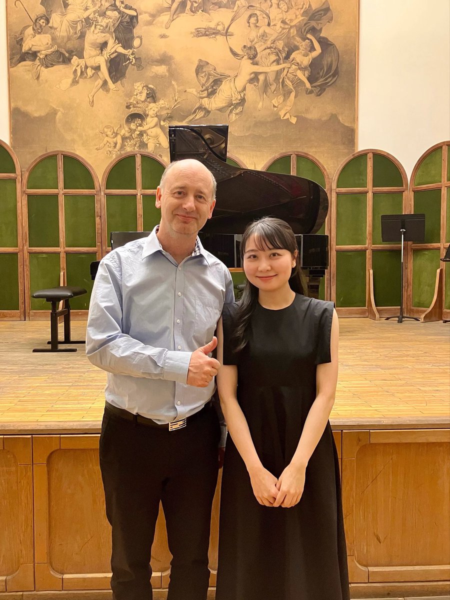 mayupf619's tweet photo. ハンガリー国立リスト・フェレンツ音楽大学での交換留学が終了しました🇭🇺
美しいブダペストで過ごした1年間、素晴らしい先生方のもとたくさん学び、多くの素敵な出会いに恵まれ、かけがえのない時間を過ごすことができました。
この経験を胸に、今後も音楽と真摯に向き合っていきたいと思います🌸 https://t.co/fRacRICjzQ