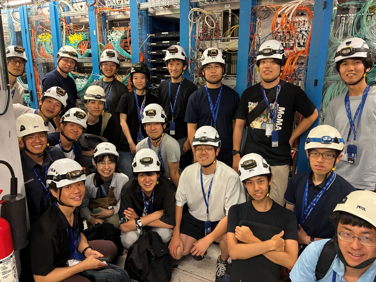kek_ipns's tweet photo. 【HL-LHC：ATLASミューオントリガー①】
まずは、ATLAS検出器の「ミューオントリガー」の高度化です。この装置は、超高頻度で発生する粒子衝突の中から「ミューオン」を生み出す反応を超高速で見つけ出し、記録するかどうかを判定します。

ATLAS検出器高度化全工程の"トップバッター"として、6月29日から作業が始まっています。しばらくはこれまで使用してきたシステムの解体作業が続きます。