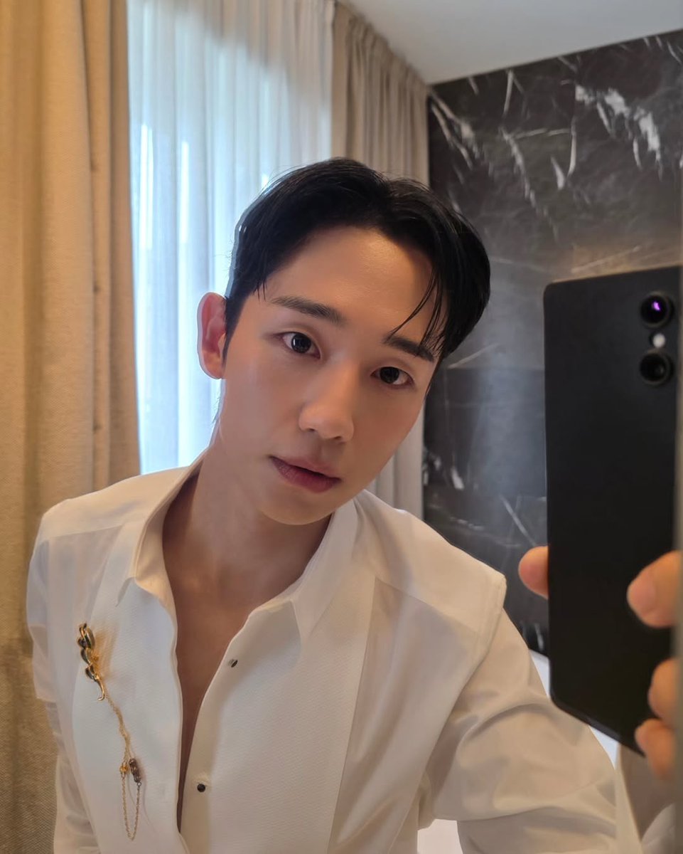 haeinbrasil_88's tweet photo. 🚨 CASTING NEWS 🚨

Haein como protagonista de novo drama da TvN. 

Retratando as contradições e tragédias do capitalismo moderno. 'Lucky Seoul' conta a história de um operador de favela que persegue um senhorio que cometeu fraude e desapareceu.

#정해인 #JungHaeIn https://t.co/PmLWk6wYlV